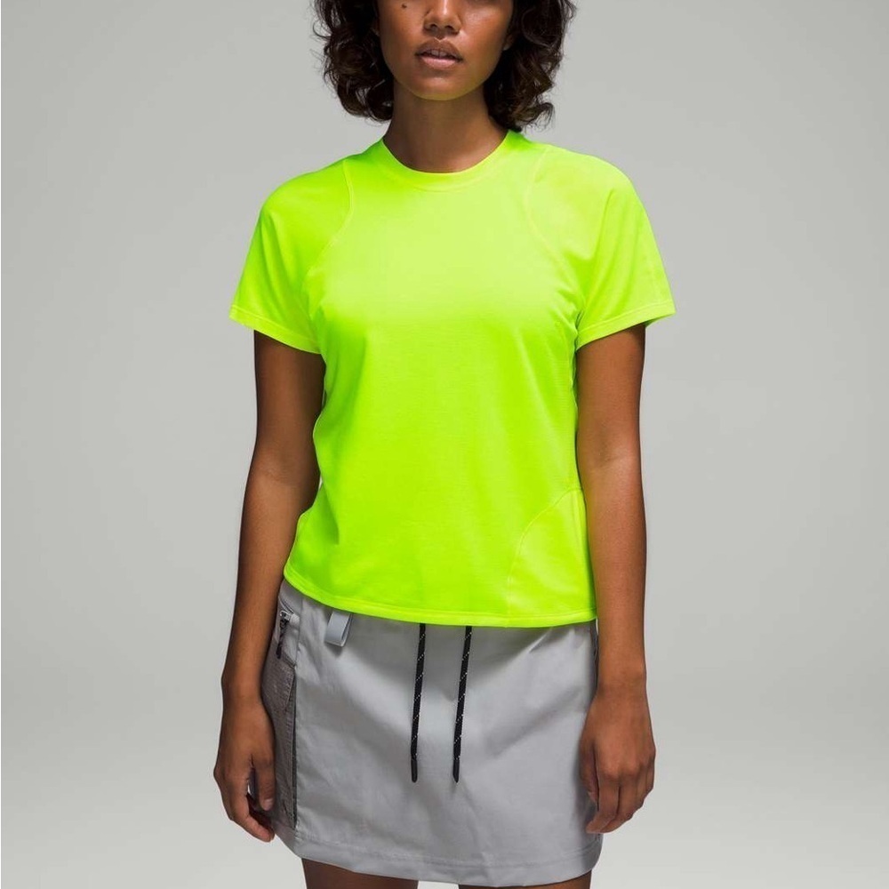 Lululemon Lightweight Cinched Hem Hiking T-Shirt Highlight Yellow Women's Size 6